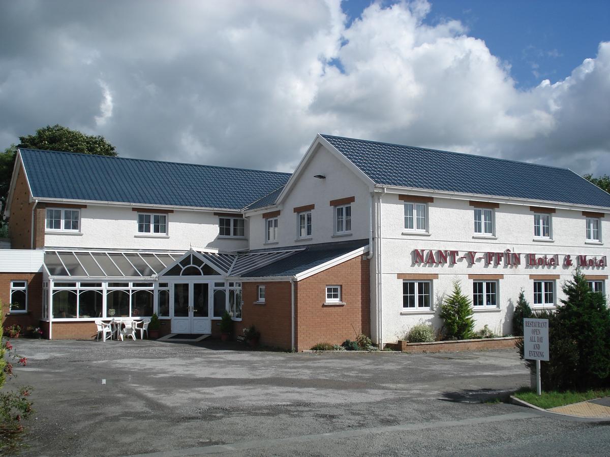 Nant-Y-Ffin Hotel Llandissilio Εξωτερικό φωτογραφία